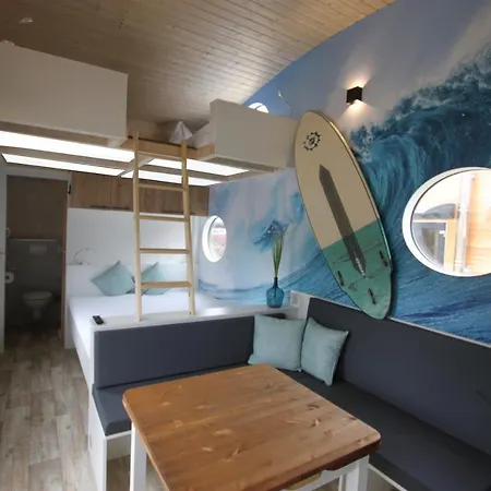 Tiny Wave Tiny House Auf Dem Strandgut مكان تخييم