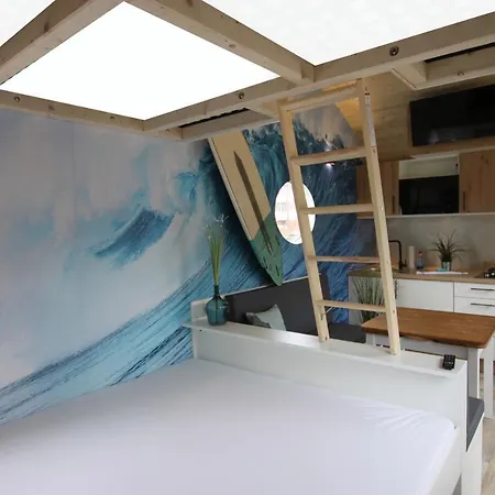 キャンプ場 Tiny Wave Tiny House Auf Dem Strandgut *
