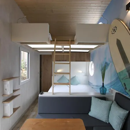 Tiny Wave Tiny House Auf Dem Strandgut キャンプ場