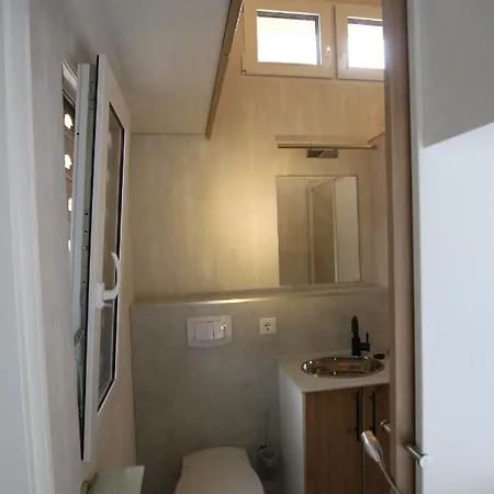 مكان تخييم Tiny Wave Tiny House Auf Dem Strandgut كوكسهافن